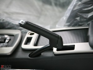 2009款2.0i 智尚版 驻车制动器