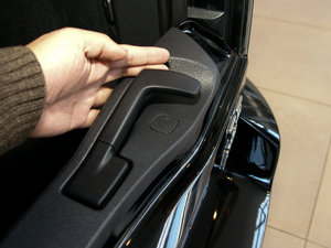 2010款2.5T AWD 运动版 空间座椅