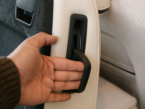 2010款2.5T AWD 运动版 空间座椅