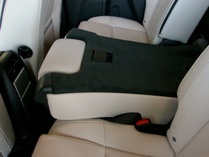 2010款2.5T AWD 运动版 空间座椅