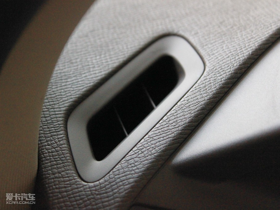 2011֠XC60(M) 2.0T Ű