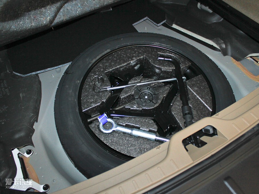 2011֠XC60(M) 2.0T Ű