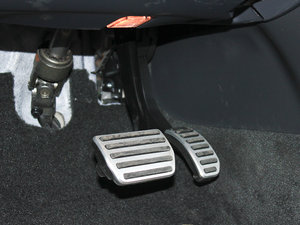 2011款2.0T 个性运动版 空间座椅