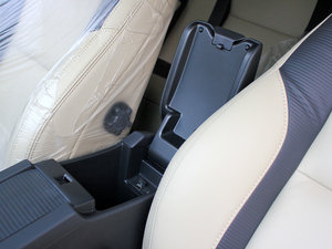 2011款2.0T 个性运动版 空间座椅