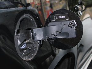2011款2.0T 个性运动版 油箱盖