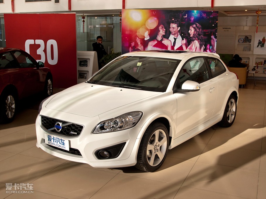 2011֠C30 2.0L \Ӱ