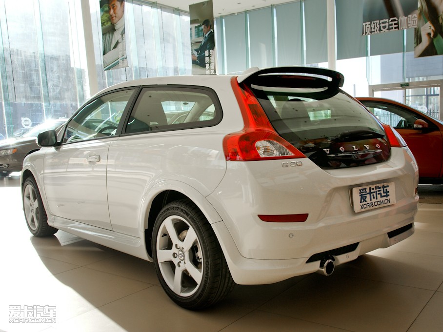 2011֠C30 2.0L \Ӱ