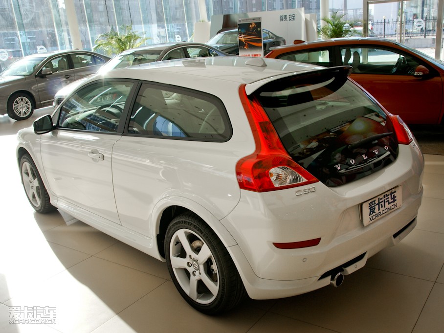 2011֠C30 2.0L \Ӱ