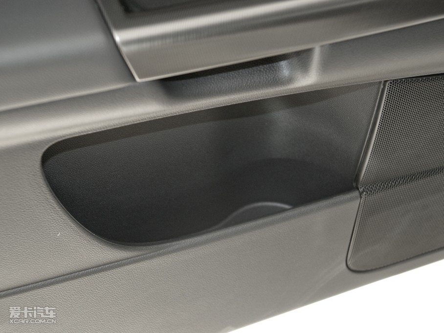 2011֠C30 2.0L (g)\(yn)(dng)