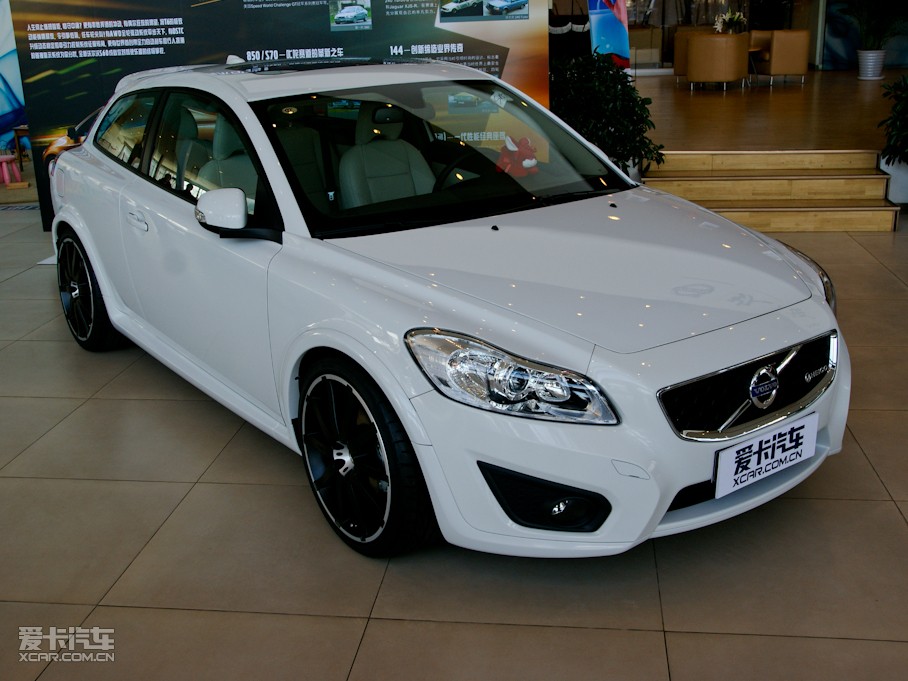 2011֠C30 2.0L Ű