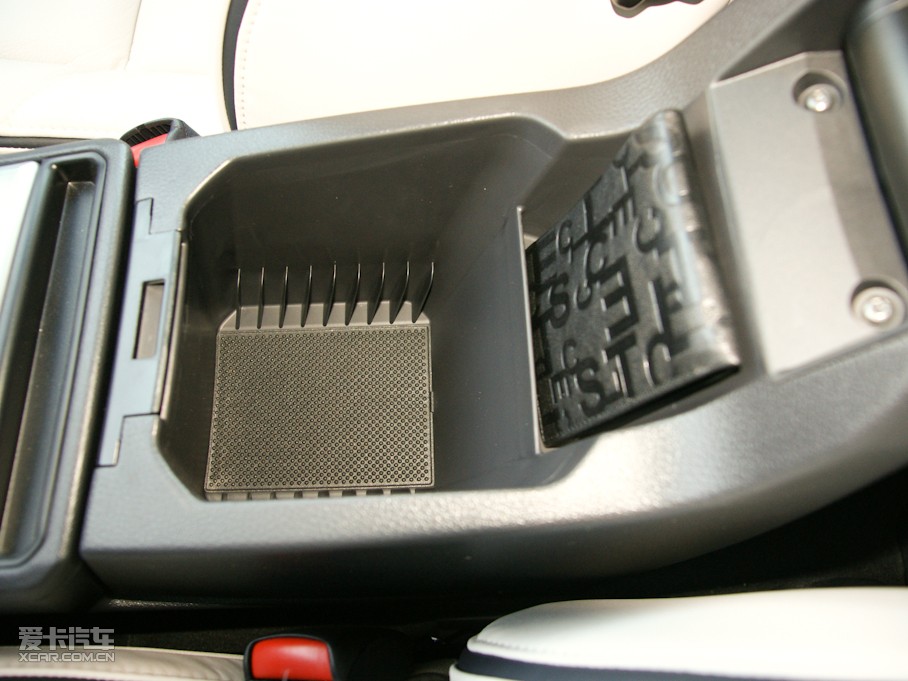 2011֠XC90 3.2L R-Design