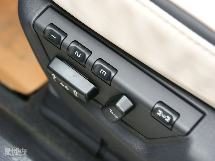 2011֠XC90 3.2L R-Design