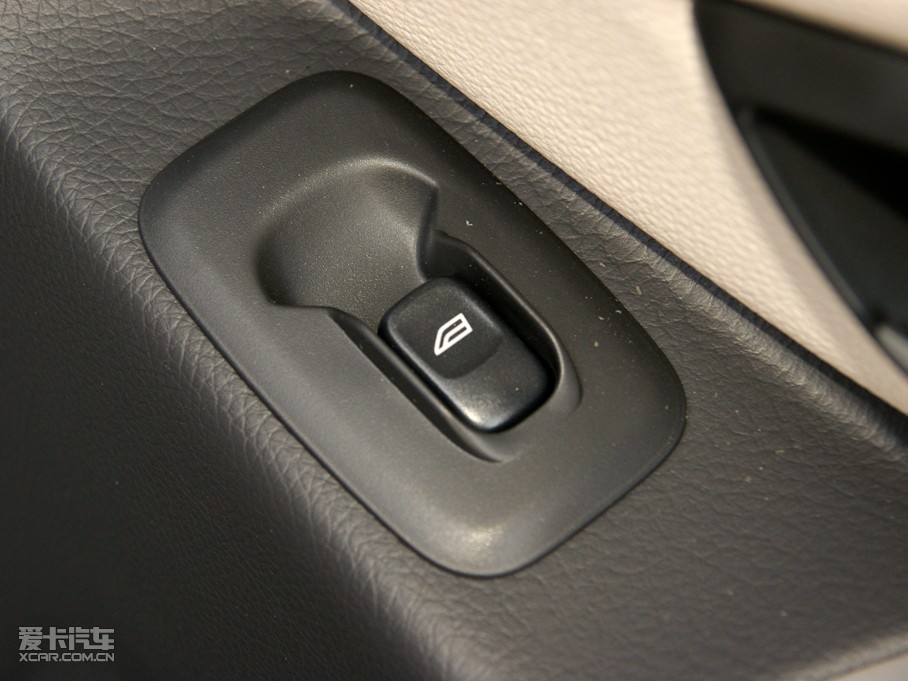 2011֠XC90 3.2L R-Design