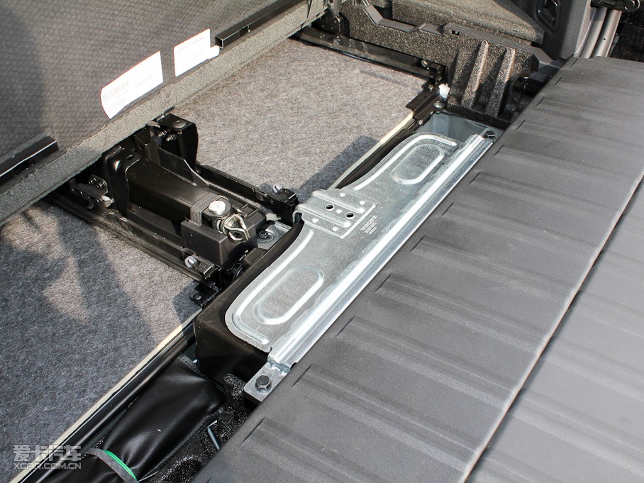 2011���֠���XC90 2.5T ���W������