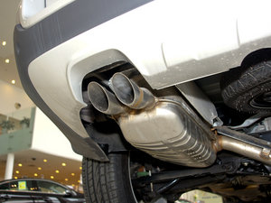 2011款3.2L AWD 排气管