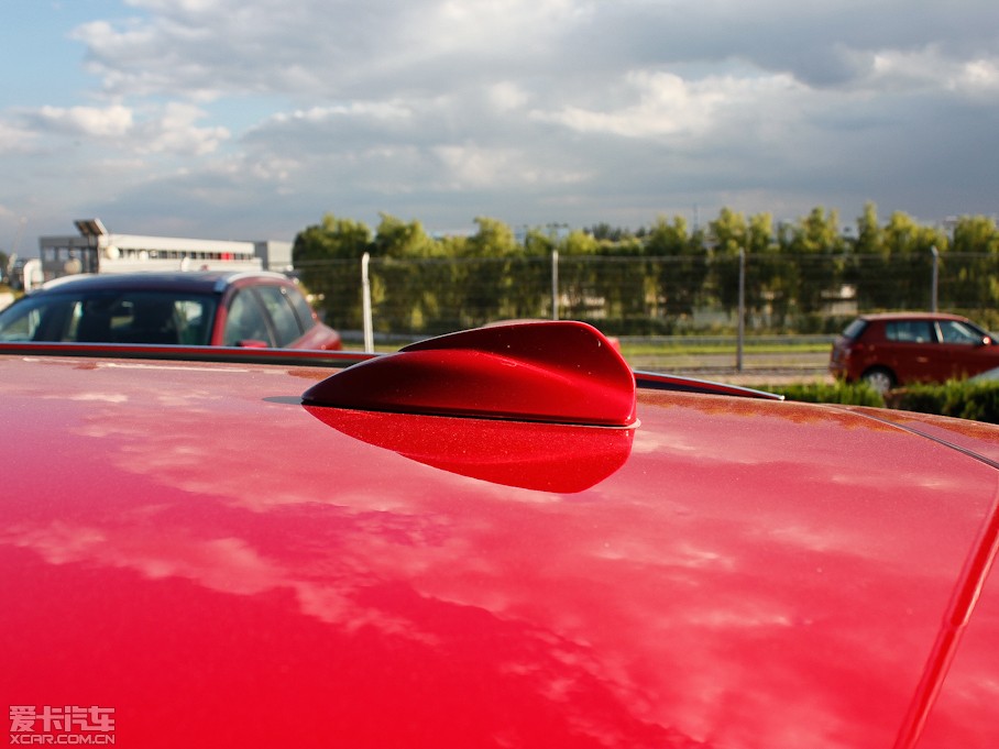 2013֠V60 2.0T T5 Ű