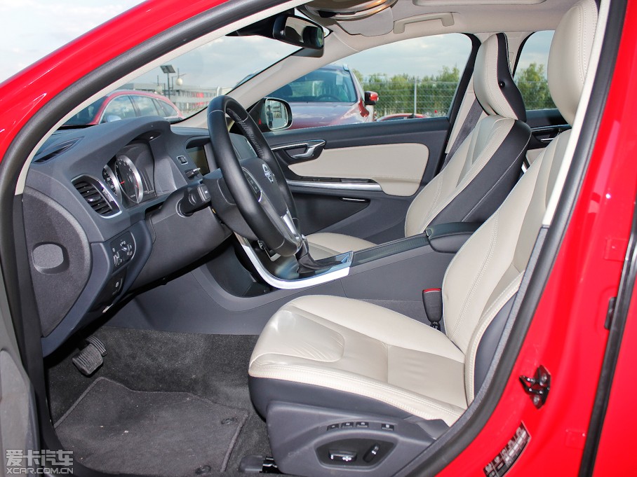 2013֠V60 2.0T T5 Ű