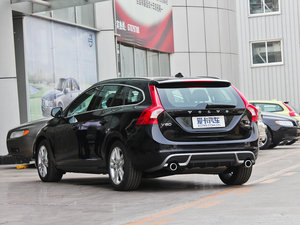 2013款3.0 T6 R-Design 个性运动版 左后45度