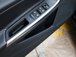 20133.0 T6 R-Design \Ӱ ǰTg