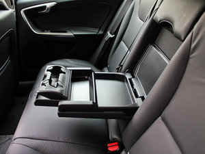 20133.0 T6 R-Design \Ӱ g