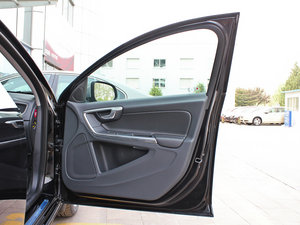 20133.0 T6 R-Design \Ӱ g