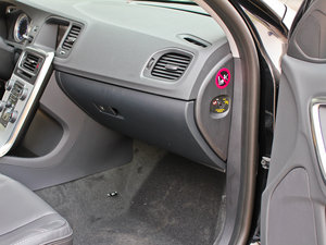 20133.0 T6 R-Design \Ӱ g