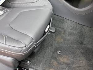 20133.0 T6 R-Design \Ӱ g