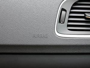 20133.0 T6 R-Design \Ӱ g