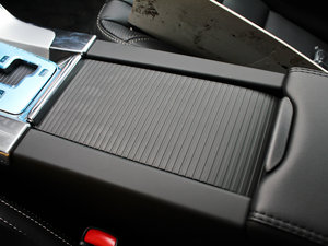 20133.0 T6 R-Design \Ӱ g