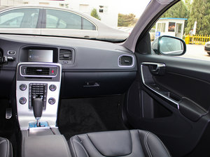 20133.0 T6 R-Design \Ӱ g