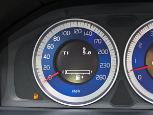 20133.0 T6 R-Design \Ӱ п؅^