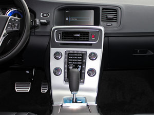 2013款3.0 T6 R-Design 个性运动版 中控台
