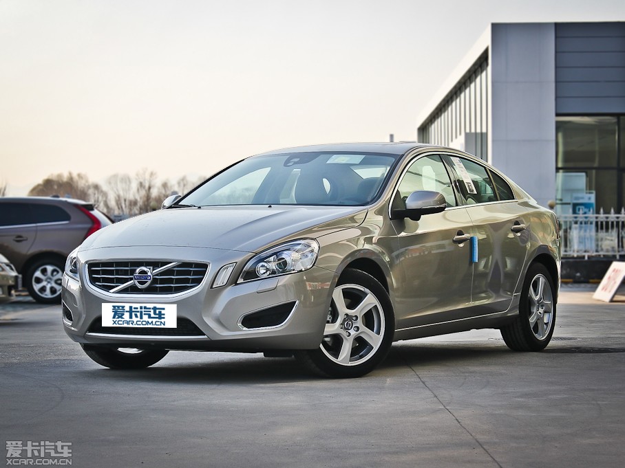 2012���֠���S60(�M��) 2.0T T5 ��������