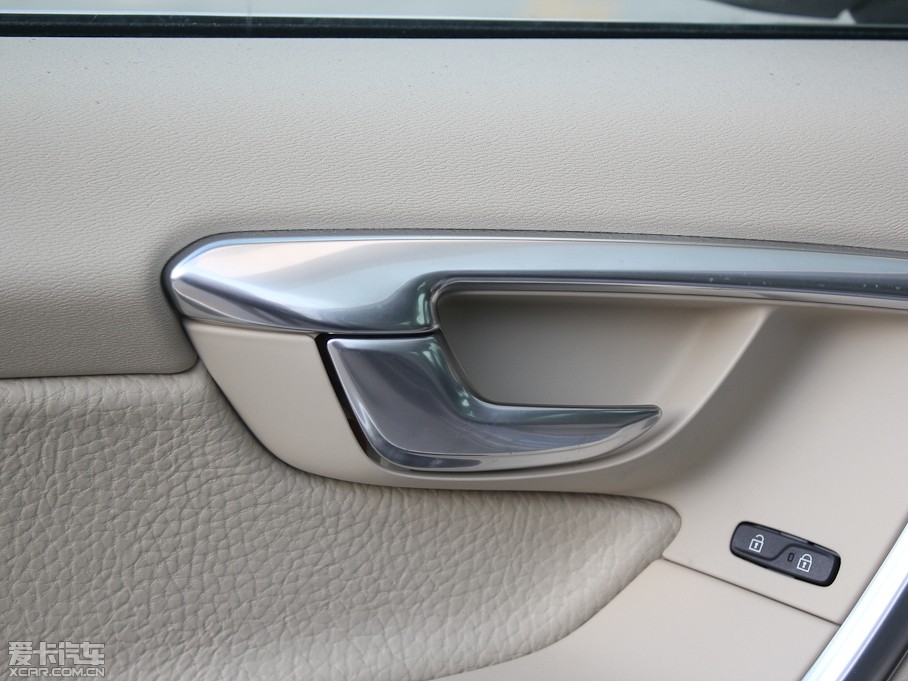 2012���֠���S60(�M��) 2.0T T5 ��������