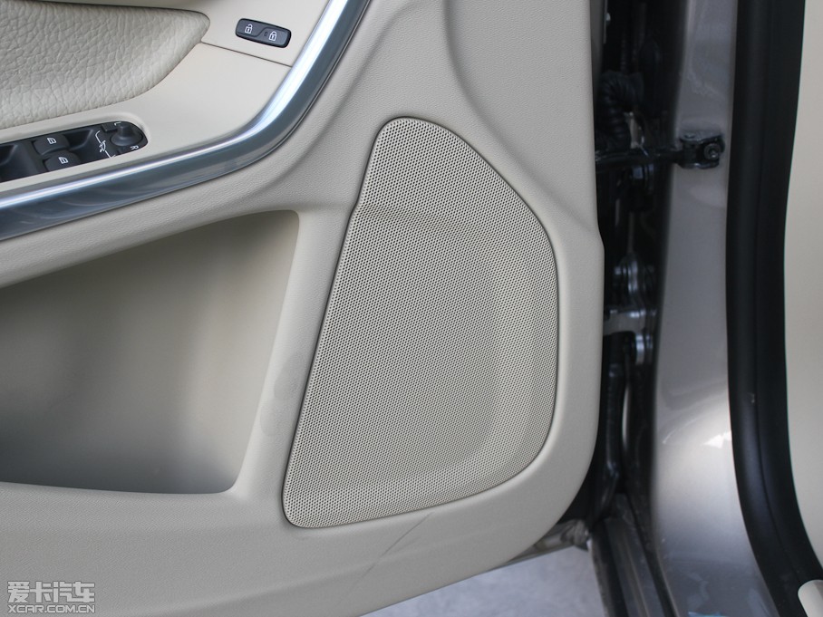 2012���֠���S60(�M��) 2.0T T5 ��������