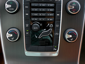 2012款1.6T DRIVe 两驱智雅版 空调调节