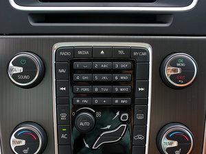2012款1.6T DRIVe 两驱智雅版 音响调节