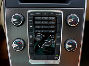 2012款1.6T DRIVe 两驱智雅版 中控区