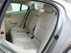 2012款2.0T T5 两驱智尊版 后排座椅