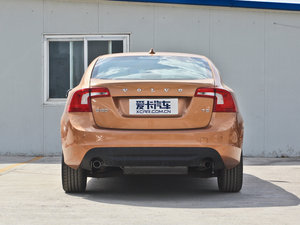 2012款2.0T T5 两驱智雅版 正后	