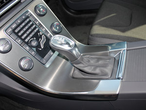 2012款2.0T T5 两驱智尚版 空间座椅