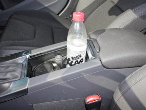 2012款2.0T T5 两驱智尚版 空间座椅