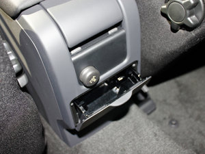 2012款2.0T T5 两驱智尚版 空间座椅