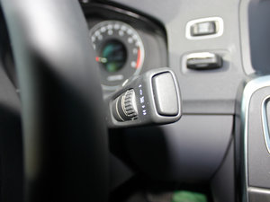 2012款2.0T T5 两驱智尚版 空间座椅