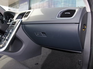 2012款2.0T T5 两驱智尚版 空间座椅