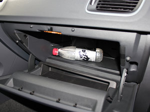 2012款2.0T T5 两驱智尚版 空间座椅