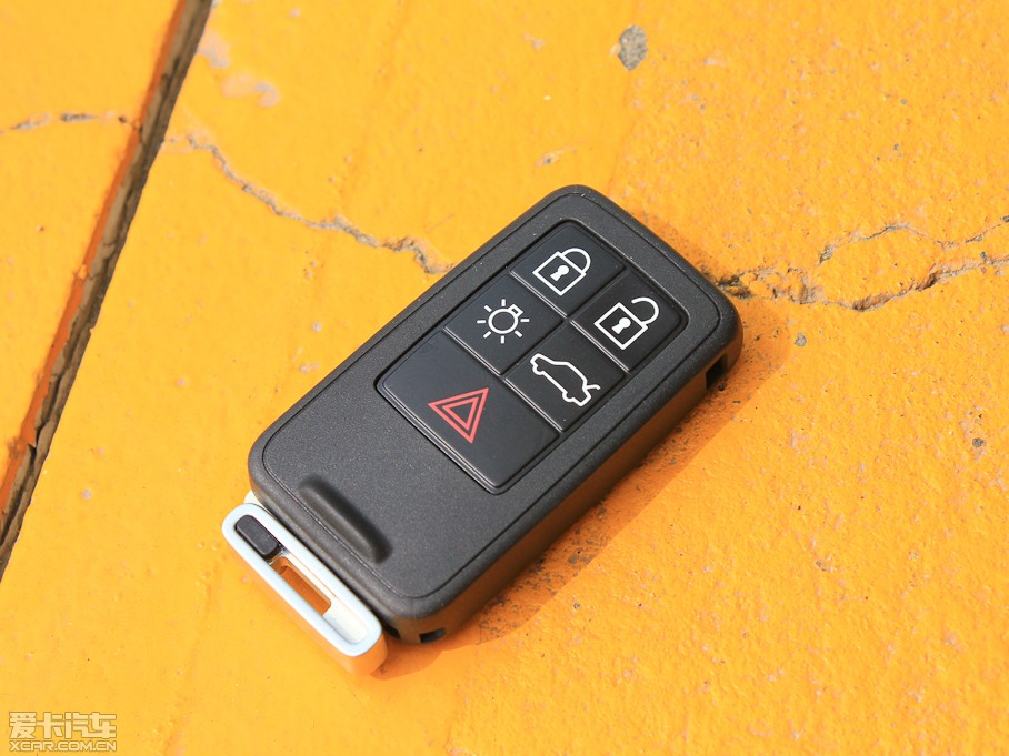 2012���֠���XC60(�M��) 3.0T T6 AWD���m��