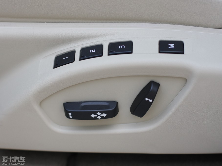 2012֠XC60(M) 2.0T T5 Ű