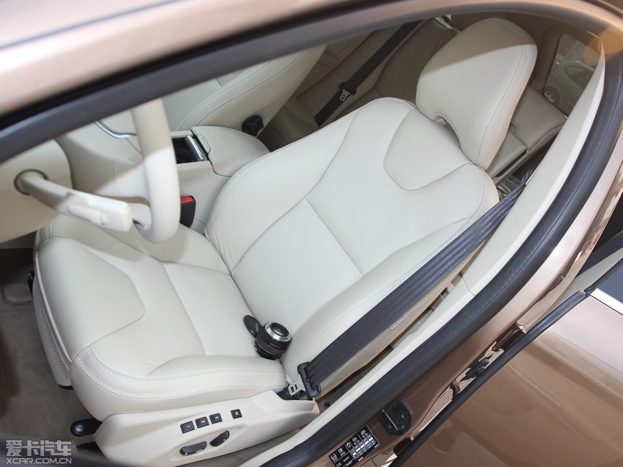 2012֠XC60(M) 2.0T T5 Ű