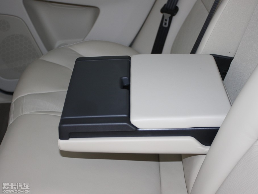 2012֠XC60(M) 2.0T T5 Ű